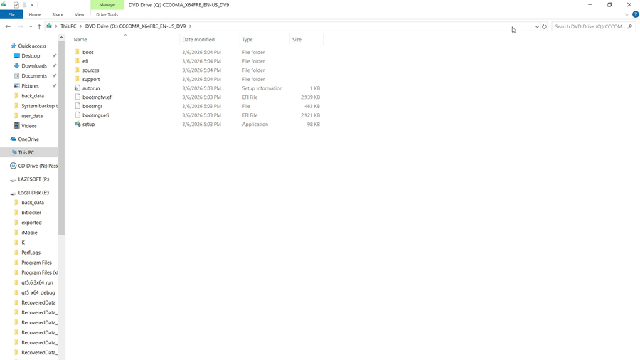 Mounted Windows 11 ISO shown as a DVD drive in File Explorer